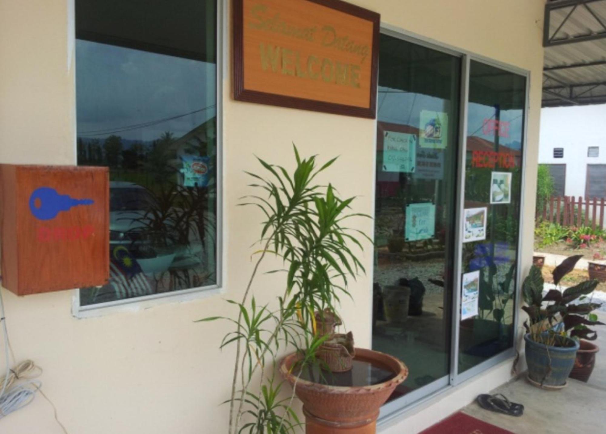 Huda Inn Pantai Cenang  Bagian luar foto