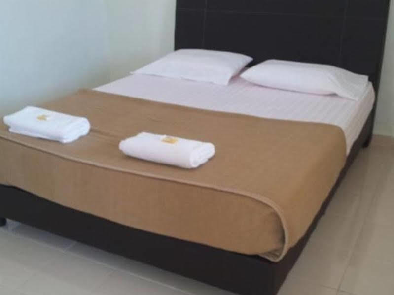 Huda Inn Pantai Cenang  Bagian luar foto